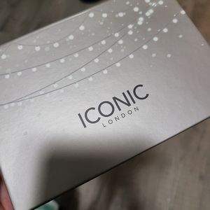 Iconic London Blaze Chaser Face Palette (NWT)